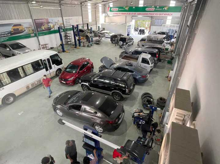 Garage Image 5